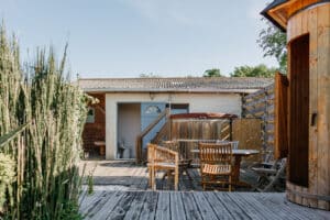 Bain nordique au Domaine Arvor, camping insolite en Bretagne