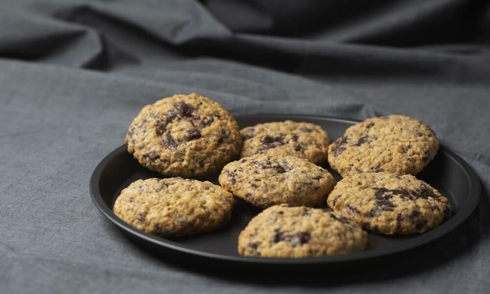 Oats & Chocolate Chunk Cookies @ Sugar Momma Homemade Desserts.https://www.instagram.com/sugarmomma_homemadedesserts/