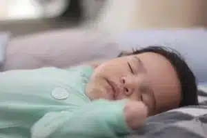 bebe claque langue